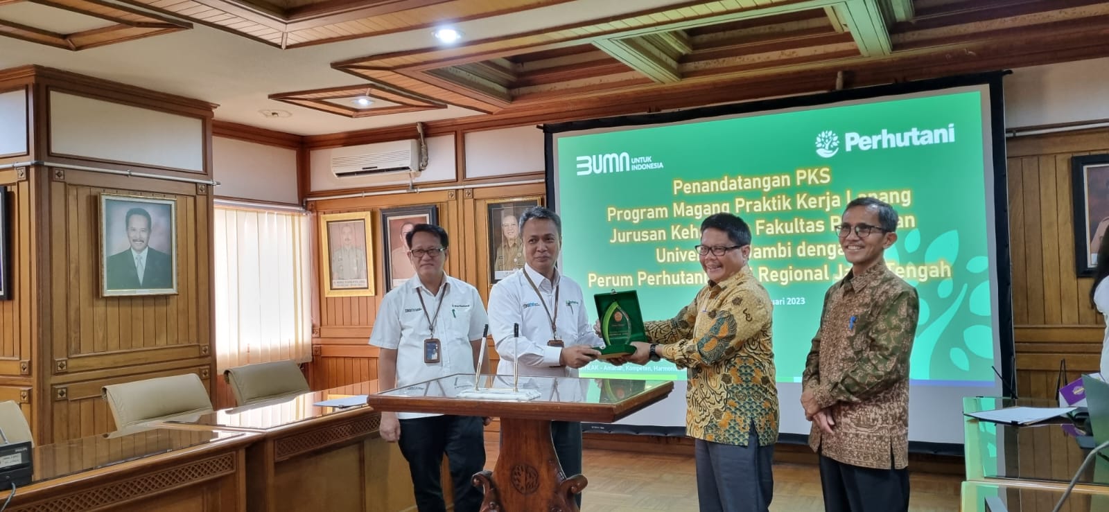 Penandatanganan Perjanjian Kerjasama antara Fakultas Pertanian Universitas Jambi dan Divisi Regional Jawa Tengah Perum PERHUTANI