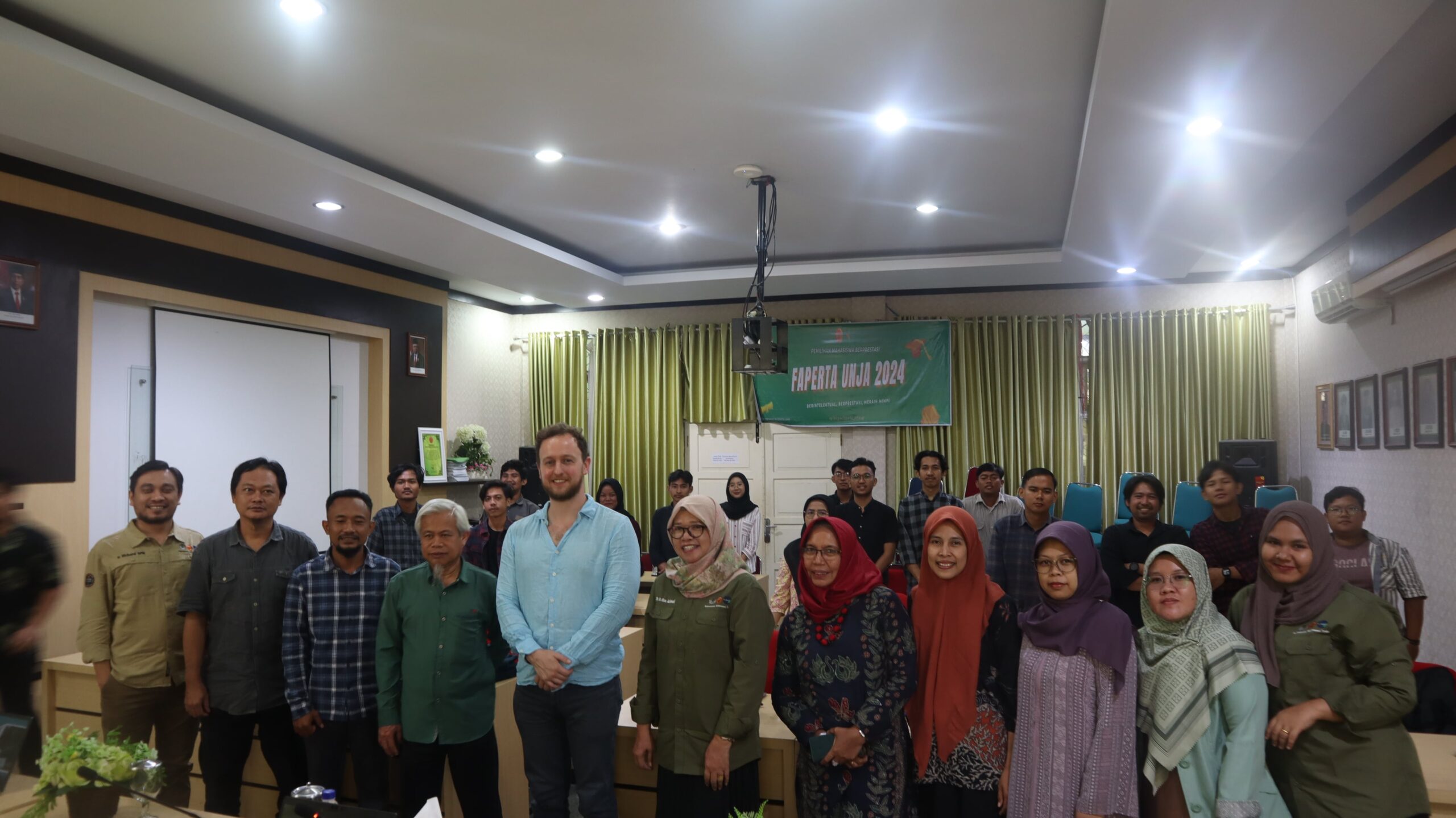 Jurusan Agroekoteknologi dan Jurusan Kehutanan Universitas Jambi Laksanakan Kuliah Umum Understanding Tropical Forest Recovery at Hutan Harapan with UAV Multispectral Scanning and AI Canopy Mapping