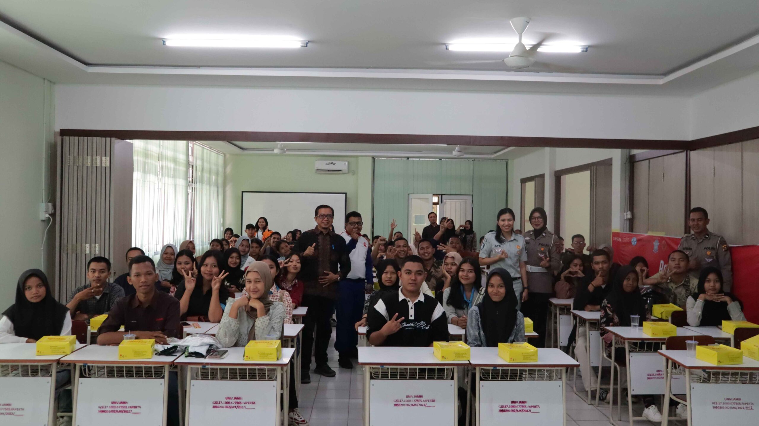 SOSIALISASI AMAN BERKENDARA : BANGGA MENJADI GENERASI #CARI_AMAN