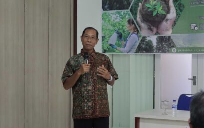 KULIAH UMUM BERSAMA DENGAN BUDI TJAHJONO, CORPORATE R&D HEAD SINARMAS FORESTRY