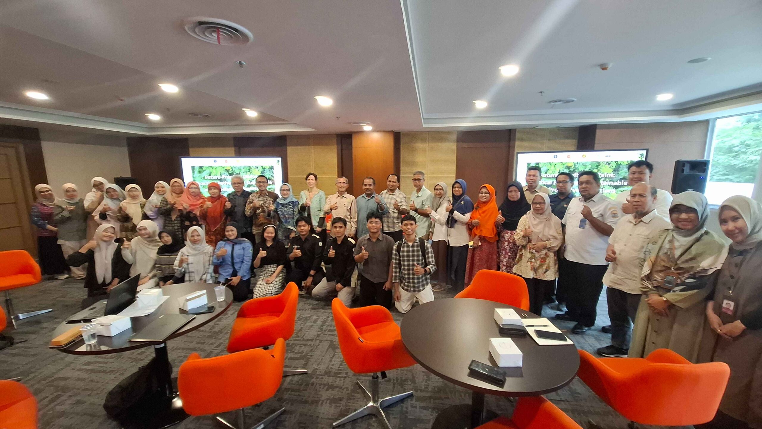Sinergi Akademisi Global dan Pemerintah: Unja Inisiasi Transformasi Sawit Berkelanjutan