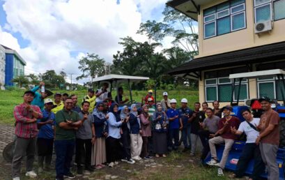 FAKULTAS PERTANIAN UNJA GELAR PELATIHAN PENGOPERASIAN DAN PEMELIHARAAN TRAKTOR